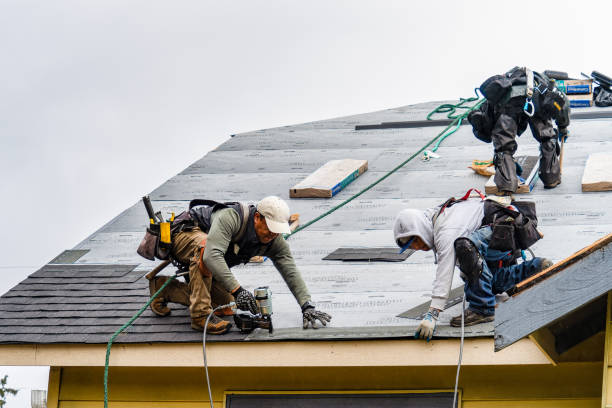 Professional Gutter Installation technician working in Vicksburg, MI
